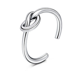 Toe Ring With a Knot on it